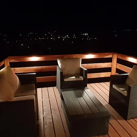 度假居 Hillside House *